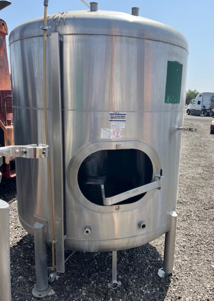 800 gallon stainless steel tank